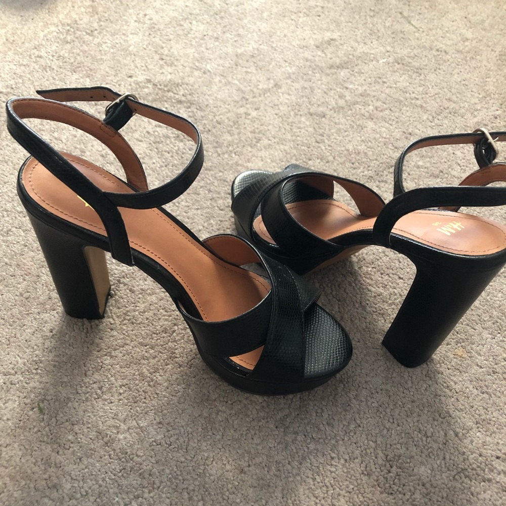 NEW h&m snake print black heels 🐍